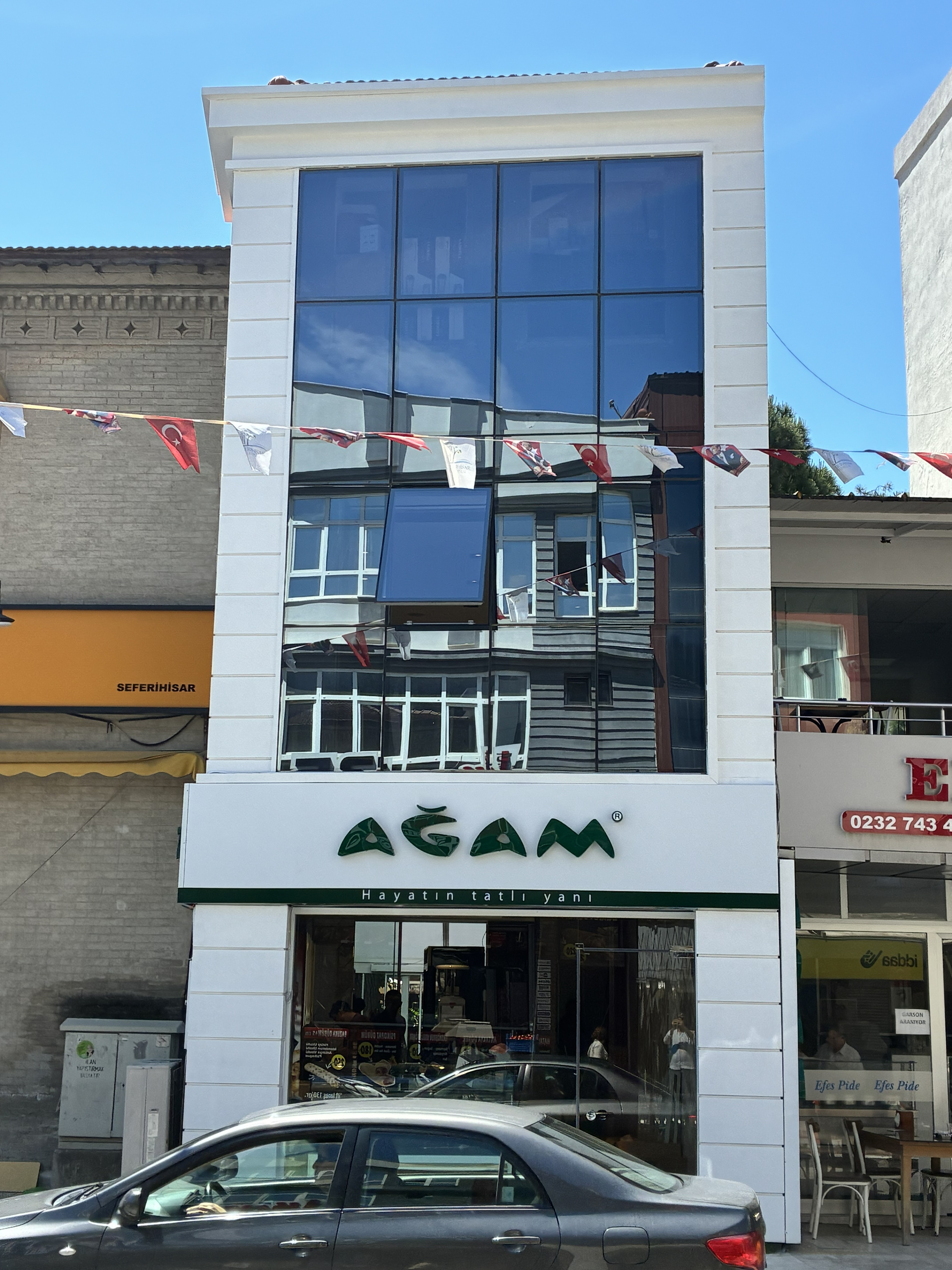 SEFERİHİSAR AĞAM BAKLAVALARI görsel 1